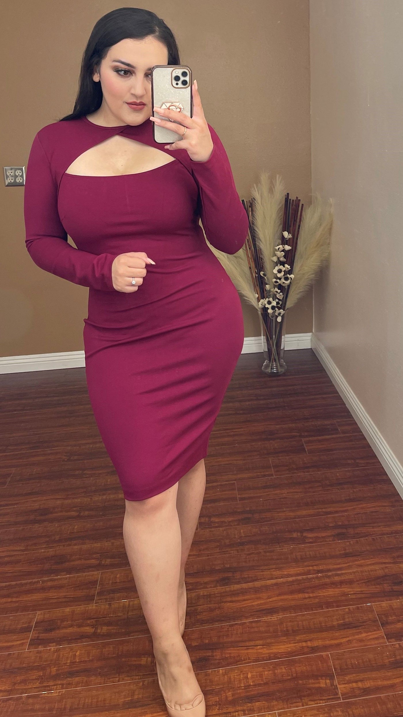 Mireya Dress (Burgundy)